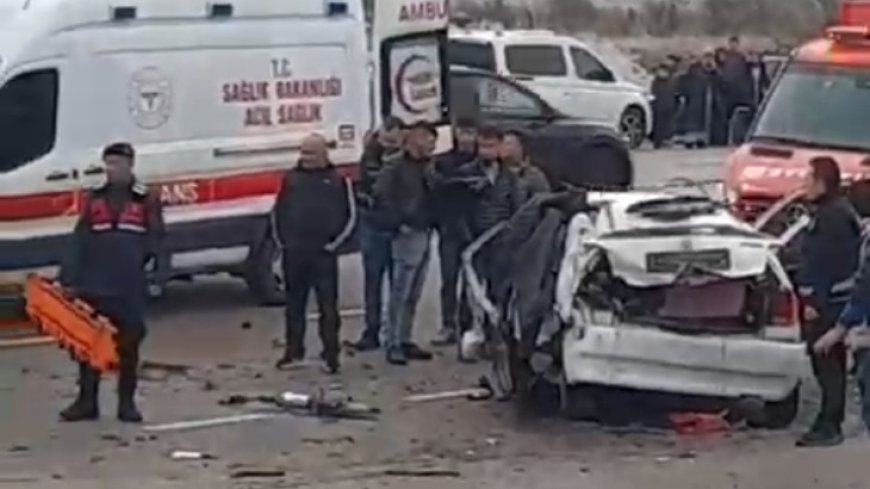 KARAPINAR GİRİŞİNDE FECİ KAZA ÖLÜ VE YARALILAR VAR